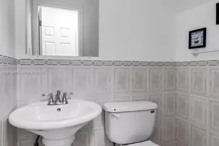 627 W 68th St, Hialeah, FL 33014 - Photo 23