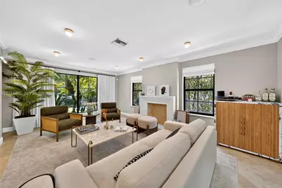 1043 Alfonso Ave, Coral Gables, FL 33146 - Photo 7