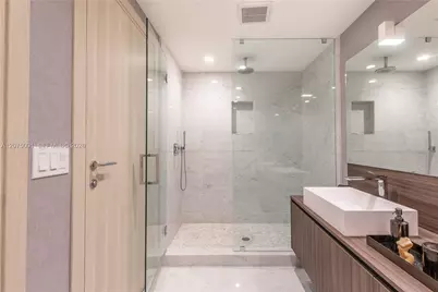 1000 Brickell Plz #3201, Miami, FL 33131 - Photo 19