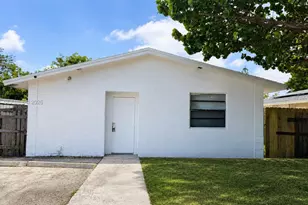 2250 NW 4th Ct, Pompano Beach, FL 33069 - Photo 1