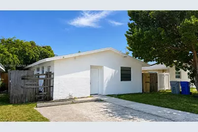 2250 NW 4th Ct, Pompano Beach, FL 33069 - Photo 3