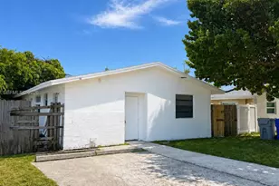 2250 NW 4th Ct, Pompano Beach, FL 33069 - Photo 3