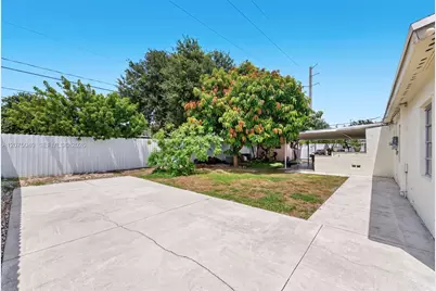 15850 NW 18th Pl, Miami Gardens, FL 33054 - Photo 35