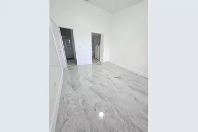 6746 NW 188th Ter, Hialeah, FL 33015 - Photo 9