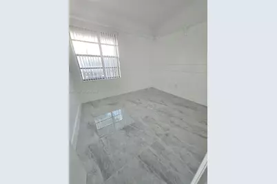 6746 NW 188th Ter, Hialeah, FL 33015 - Photo 13