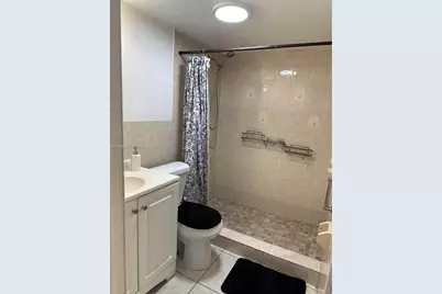 861 NE 1st Pl, Hialeah, FL 33010 - Photo 5