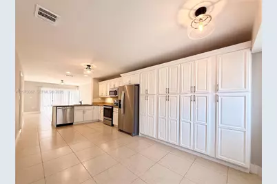 1140 Oysterwood St, Hollywood, FL 33019 - Photo 11