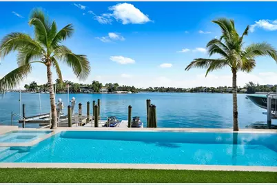 375 N Hibiscus Dr, Miami Beach, FL 33139 - Photo 13