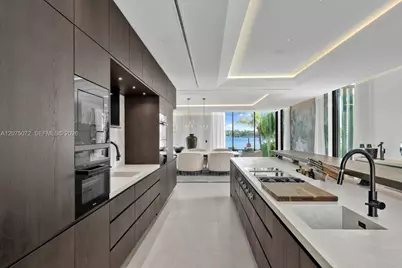 375 N Hibiscus Dr, Miami Beach, FL 33139 - Photo 11