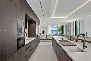 375 N Hibiscus Dr, Miami Beach, FL 33139 - Photo 11