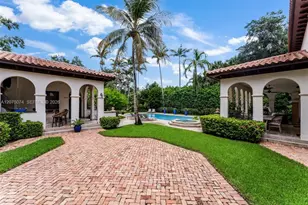 8800 SW 57th Ave, Pinecrest, FL 33156 - Photo 13