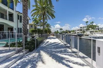 2627 Castilla Isle, Fort Lauderdale, FL 33301 - Photo 45