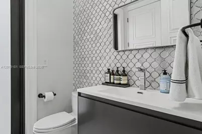 2627 Castilla Isle, Fort Lauderdale, FL 33301 - Photo 57