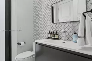 2627 Castilla Isle, Fort Lauderdale, FL 33301 - Photo 57