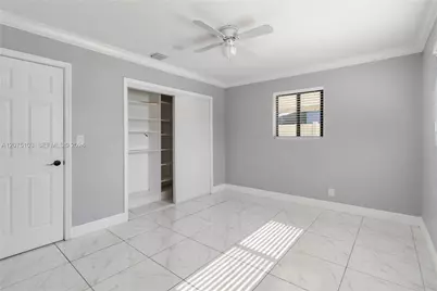 913 SW 49th Ave, Plantation, FL 33317 - Photo 23