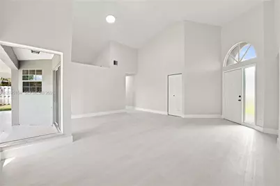 1181 SW 108th Ter, Davie, FL 33324 - Photo 5