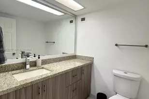 5401 Collins Ave, Miami Beach, FL 33140 - Photo 15