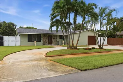 6620 SW 6th St, Pembroke Pines, FL 33023 - Photo 5