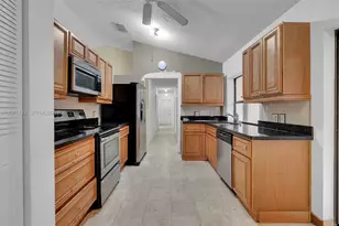 16871 Patio Village Ct, Weston, FL 33326 - Photo 15
