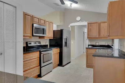 16871 Patio Village Ct, Weston, FL 33326 - Photo 21
