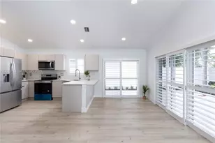 46 Gables Blvd, Weston, FL 33326 - Photo 3