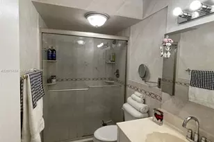 1000 NE 14th Ave, Hallandale Beach, FL 33009 - Photo 15