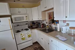 5181 W Oakland Park Blvd, Lauderdale Lakes, FL 33313 - Photo 9