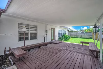 741 NE 8th St, Pompano Beach, FL 33060 - Photo 23