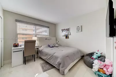 121 Golden Isles Dr #907, Hallandale Beach, FL 33009 - Photo 13