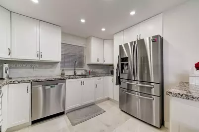 121 Golden Isles Dr #907, Hallandale Beach, FL 33009 - Photo 5