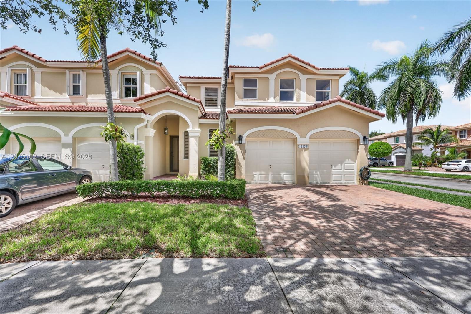 12377 SW 125th St - 12377 SW 125th St, Miami, FL 33186 Luxury Property | Jose Angel Pina