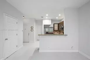 3810 Tree Top Dr, Weston, FL 33332 - Photo 3