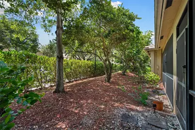 3810 Tree Top Dr, Weston, FL 33332 - Photo 15