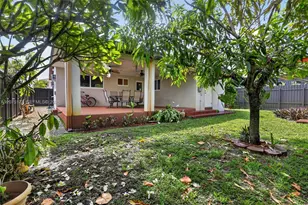 4585 E 9th Ln, Hialeah, FL 33013 - Photo 23