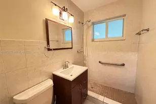 4585 E 9th Ln, Hialeah, FL 33013 - Photo 17
