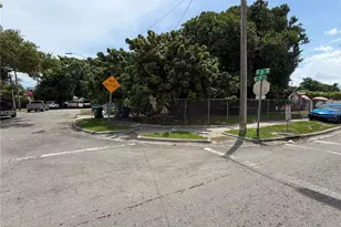 2340 NW 15th Ave, Miami, FL 33142 - Photo 3