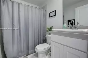 565 NE 5th Pl, Florida City, FL 33034 - Photo 17