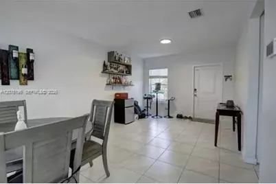 565 NE 5th Pl, Florida City, FL 33034 - Photo 3