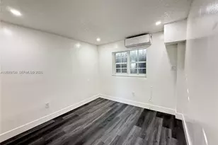 130 NW 32nd Ct, Miami, FL 33125 - Photo 7