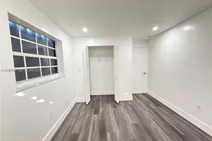 130 NW 32nd Ct, Miami, FL 33125 - Photo 5