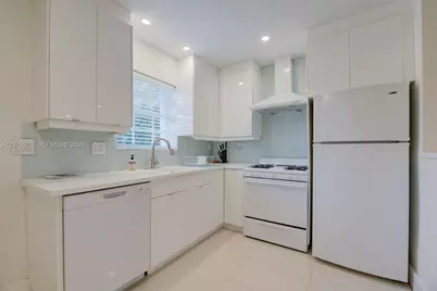 1125 99th St #12, Bay Harbor Islands, FL 33154 - Photo 11