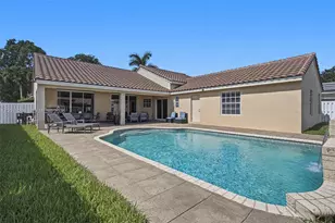 609 Verona Pl, Weston, FL 33326 - Photo 3