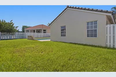 609 Verona Pl, Weston, FL 33326 - Photo 7