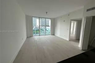 31 SE 5th St, Miami, FL 33131 - Photo 5