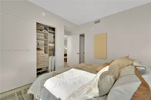 77 SE 5th, Miami, FL 33131 - Photo 15