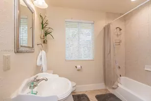 302 Balboa St, Hollywood, FL 33019 - Photo 51