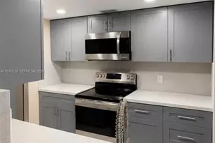 245 NE 191st St, Miami, FL 33179 - Photo 13