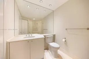 300 Pointe Dr, Miami Beach, FL 33139 - Photo 29