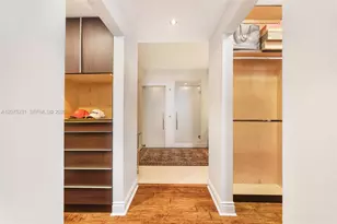 300 Pointe Dr, Miami Beach, FL 33139 - Photo 25