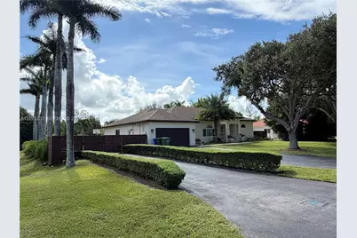 5600 SW 199th Ave, Pembroke Pines, FL 33332 - Photo 3